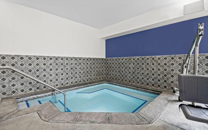 AmericInn by Wyndham International Falls