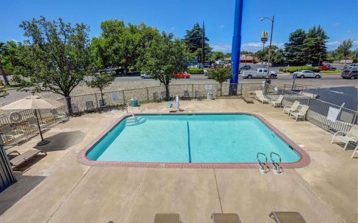 Motel 6 Red Bluff, CA