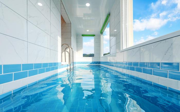 Ribbon onsu poolvilla