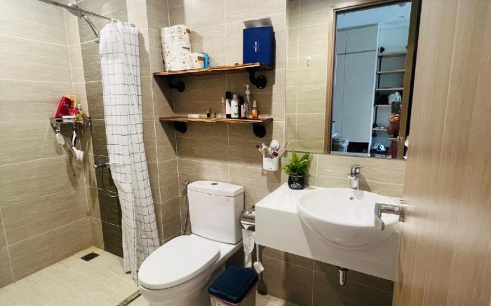 Vinhome Holidays Studio. Queen bed.