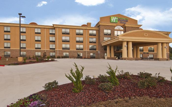 Holiday Inn Express & Suites Jackson/Pearl International Airport By IHG