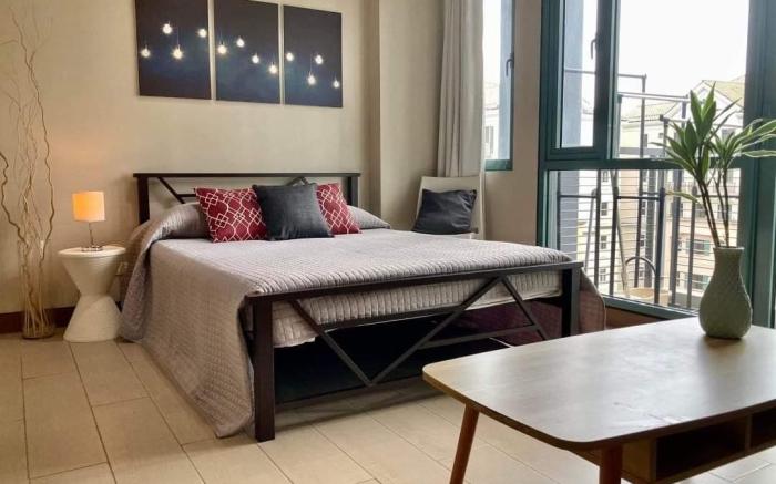 Lovely condo infront of terminal 3