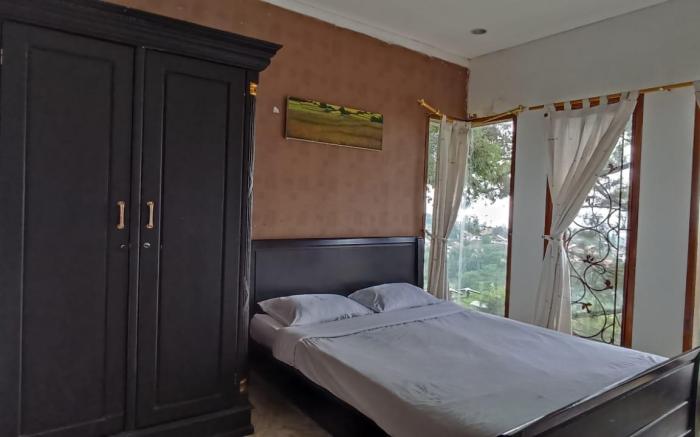 De Bukit Dago Villa by HouseinBandung