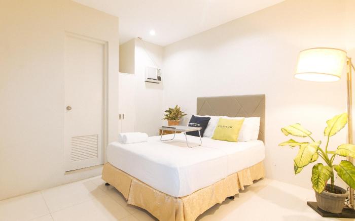 UrbanView @ Lacson Street Bacolod City by RedDoorz