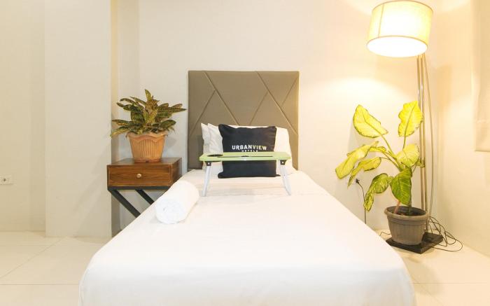 UrbanView @ Lacson Street Bacolod City by RedDoorz