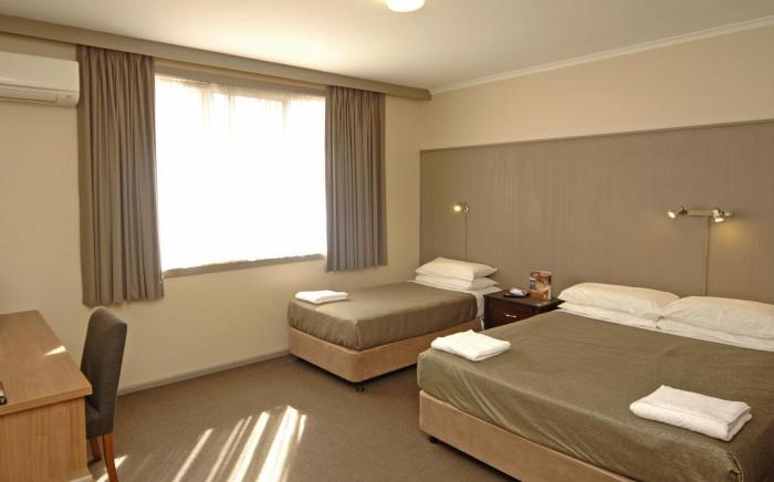 Argosy Motor Inn                                                                            