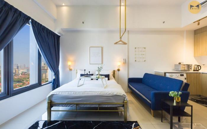 TOP FLOOR Navy Studio •WiFi •Town •FoodHunt