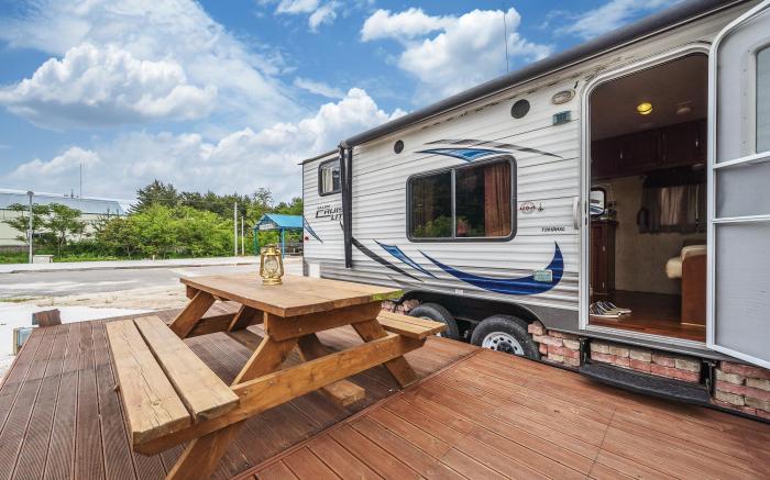 Goseong Jjun Camping Pension
