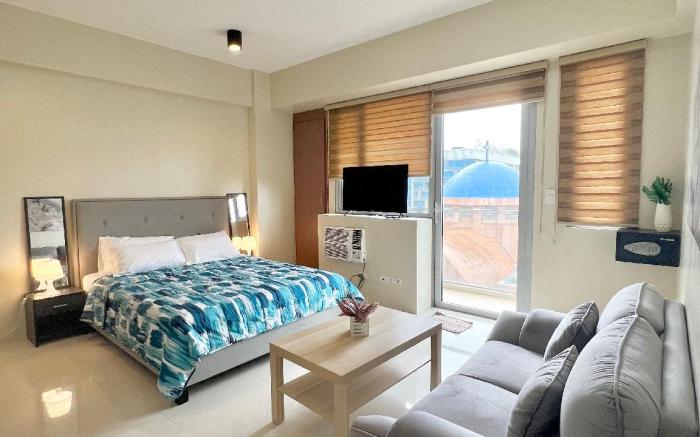 Luxury Condotel Across NAIA Airport Terminal 3