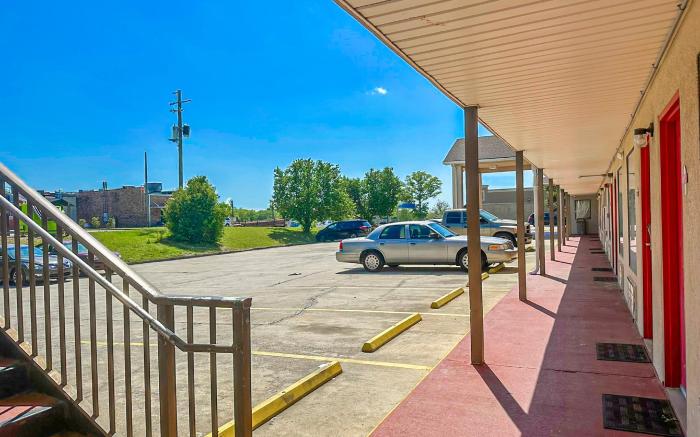 OYO Hotel East Macon I-75