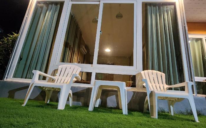 Mountain view pool villa rayong