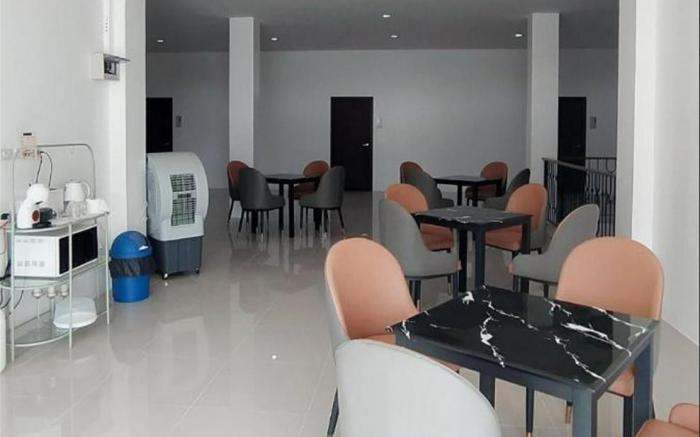 22 Twenty-Two Hotel