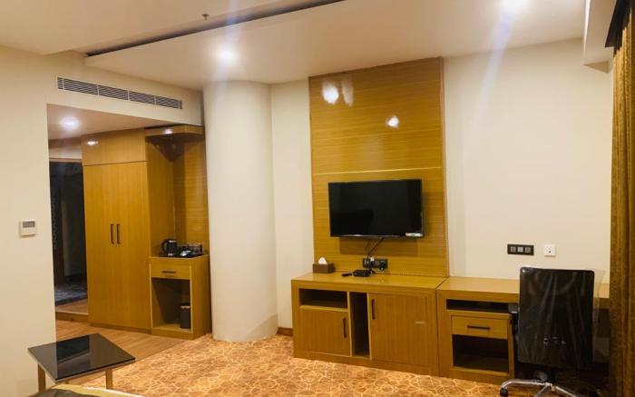 Leroy grand, Yeshwanthpur
