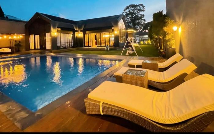 De Black Challet Villa Puncak