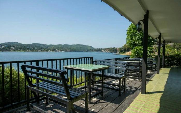 Phornpailin Riverside Resort