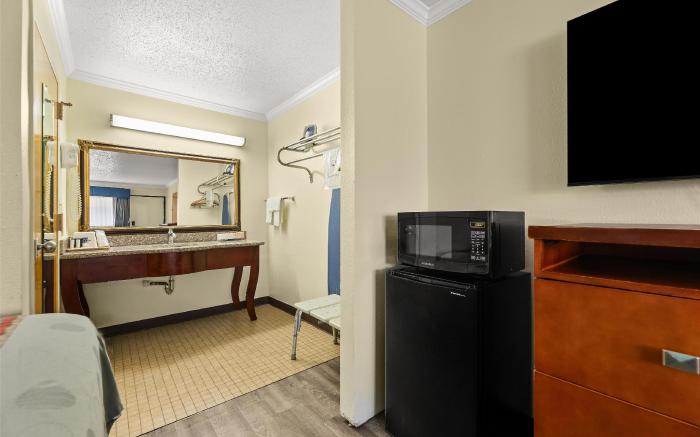 Americas Best Value Inn & Suites Aberdeen