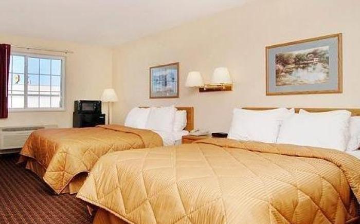 Econo Lodge Inn & Suites