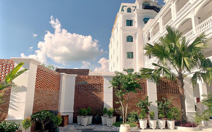 Khách sạn Thuận Phát
