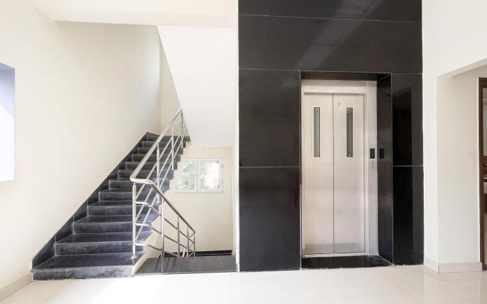 FabHotel Karthikeya Residency - Tirupati Bus Stand - 900m