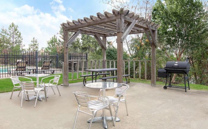 Spark by Hilton Longview