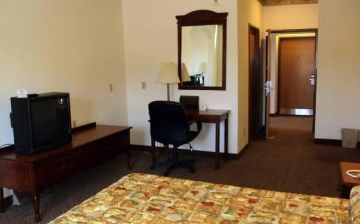 Tropicana Inn & Suites Dallas