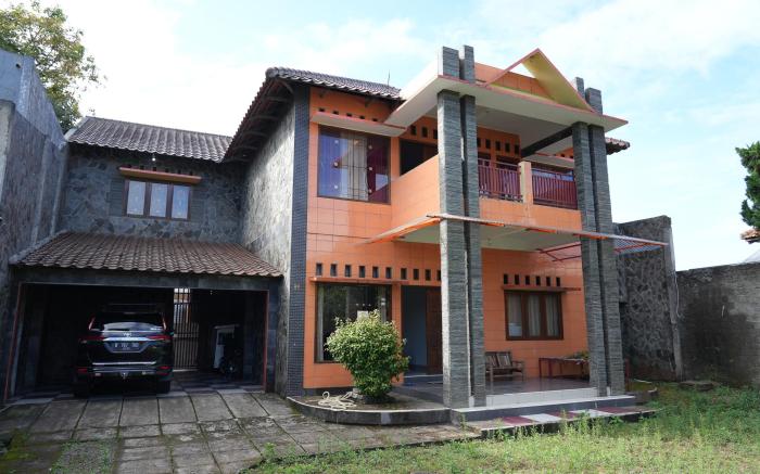 Villa Besar 700m2 untuk keluarga besar