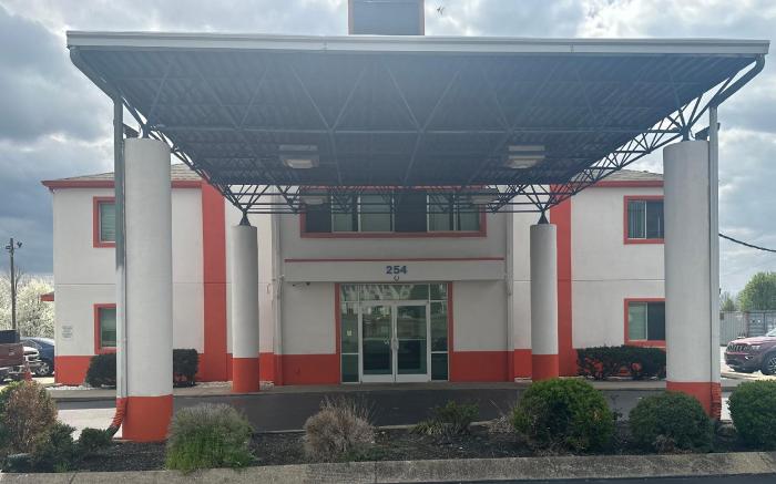 Howard Johnson by Wyndham Clarksville Tennessee
