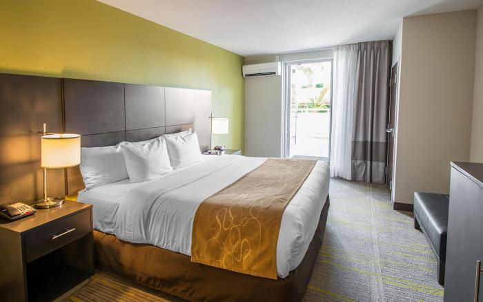 Comfort Suites Miami Airport North