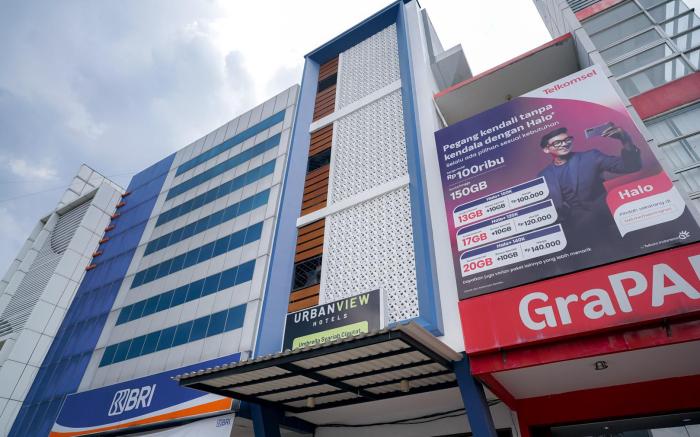 Urbanview Hotel Syariah De Umbrella Ciputat