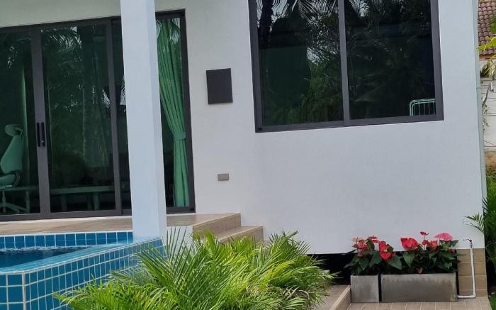 Bougain Villas Salad Beach