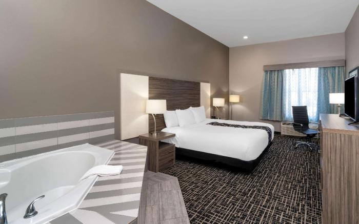 La Quinta Inn & Suites by Wyndham Forsyth