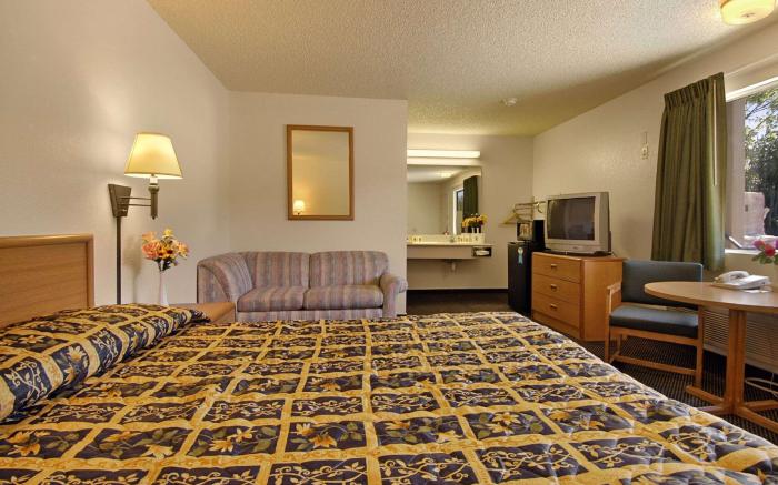 Super 8 By Wyndham Red Bluff