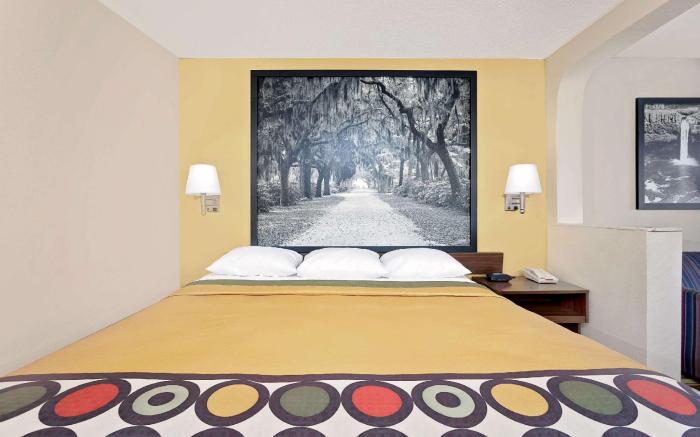 Super 8 By Wyndham Byron/South Macon