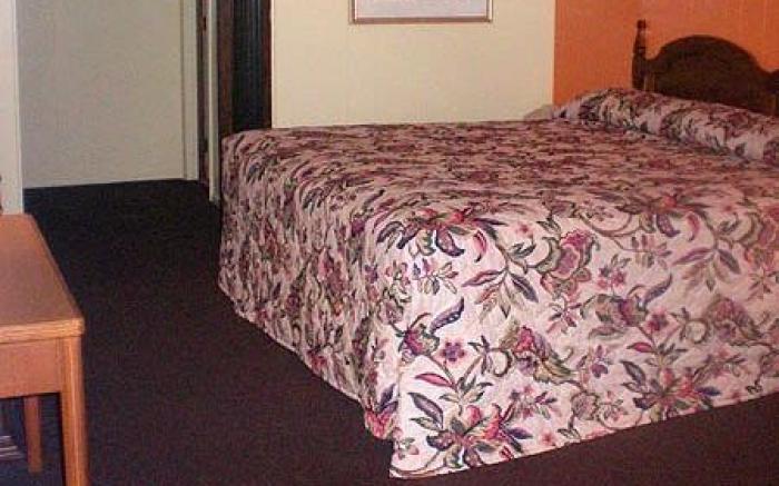 Colonial Inn Franklin