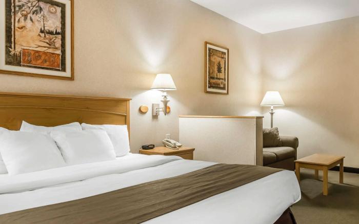 Rodeway Inn & Suites