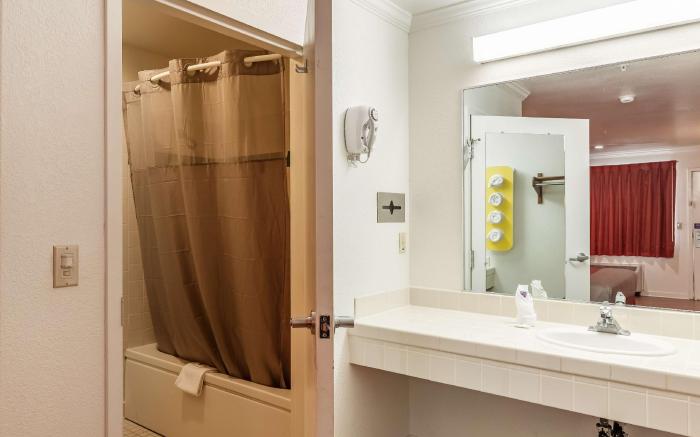 Motel 6 Stockton, CA - East