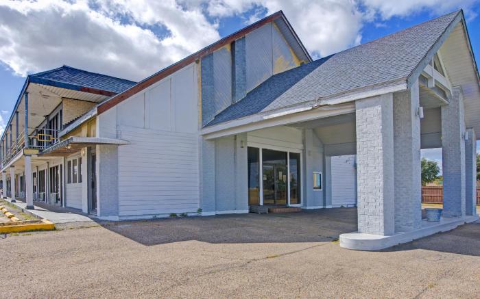 Sunset Inn by Hotel O Flatonia I - 10