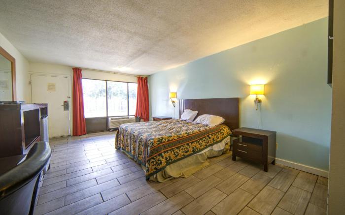 Sunset Inn by Hotel O Flatonia I - 10