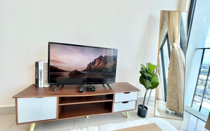 A Cozy Studio 1-4pax Wifi 3bed[Trefoil] Setia Alam