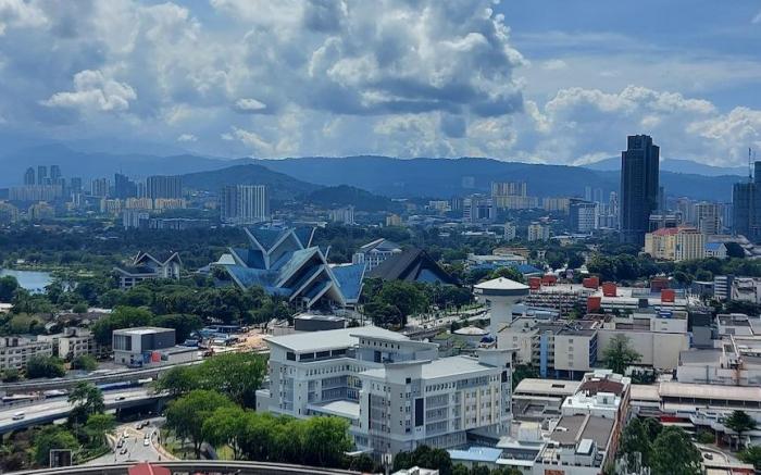 Bunk Bed Ensuite Room B198 with Condo Facilities