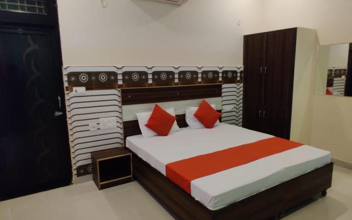 Deepak Hotel And Restaurant