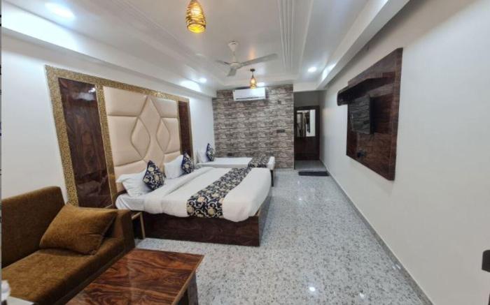 Hotel Vrindavan Palace