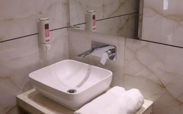 Hotel Mayra Grand by Mayra Group of Hotels