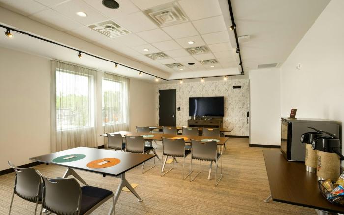 Aloft Austin Airport