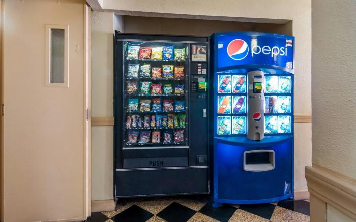 Red Carpet Inn Newark Airport