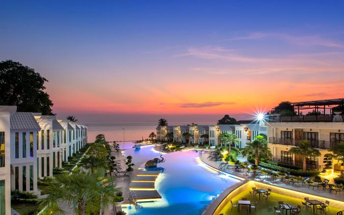 Vannee Golden Sands Beachfront Resort 