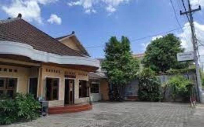 Santalum Hotel