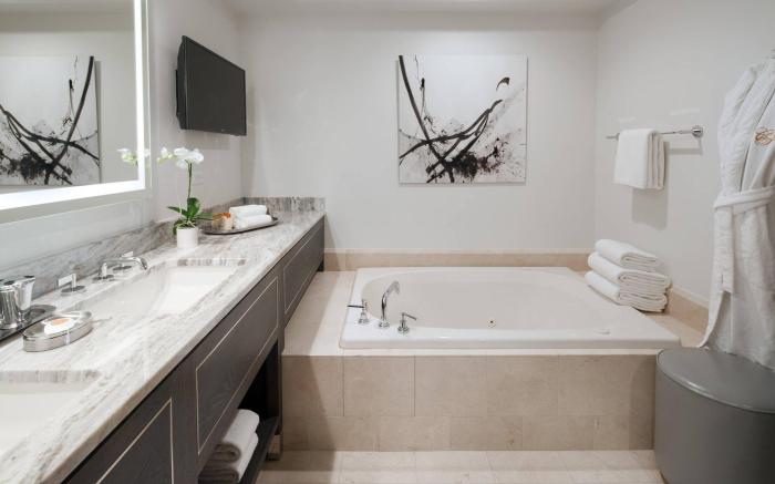 The Canyon Suites at The Phoenician, a Luxury Collection Resort, Scottsdale