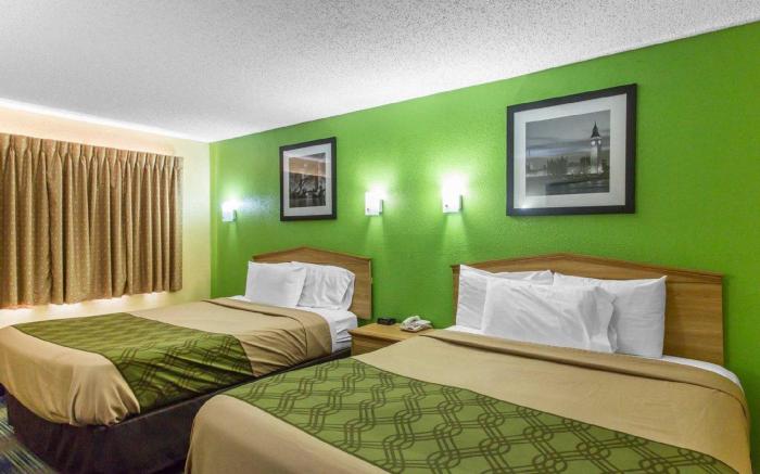 Econo Lodge Nashville near Percy Priest Lake