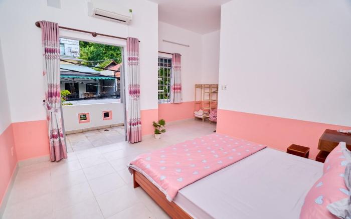 Ngôi nhà hoa hồng